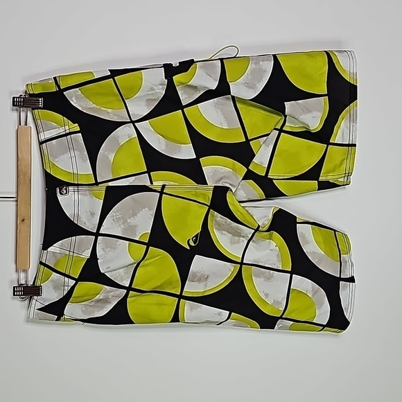 Quicksilver green and black 31" waist swim shorts - Picture 4 of 6